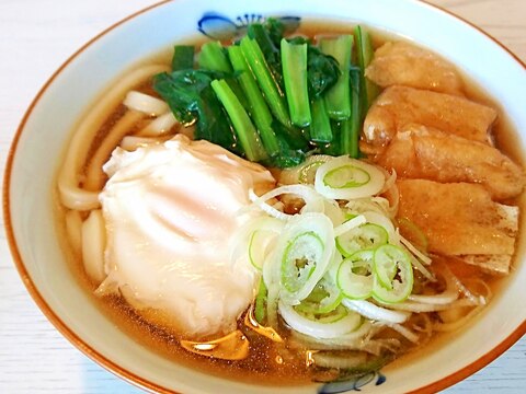 小松菜と油揚げと落とし卵のうどん